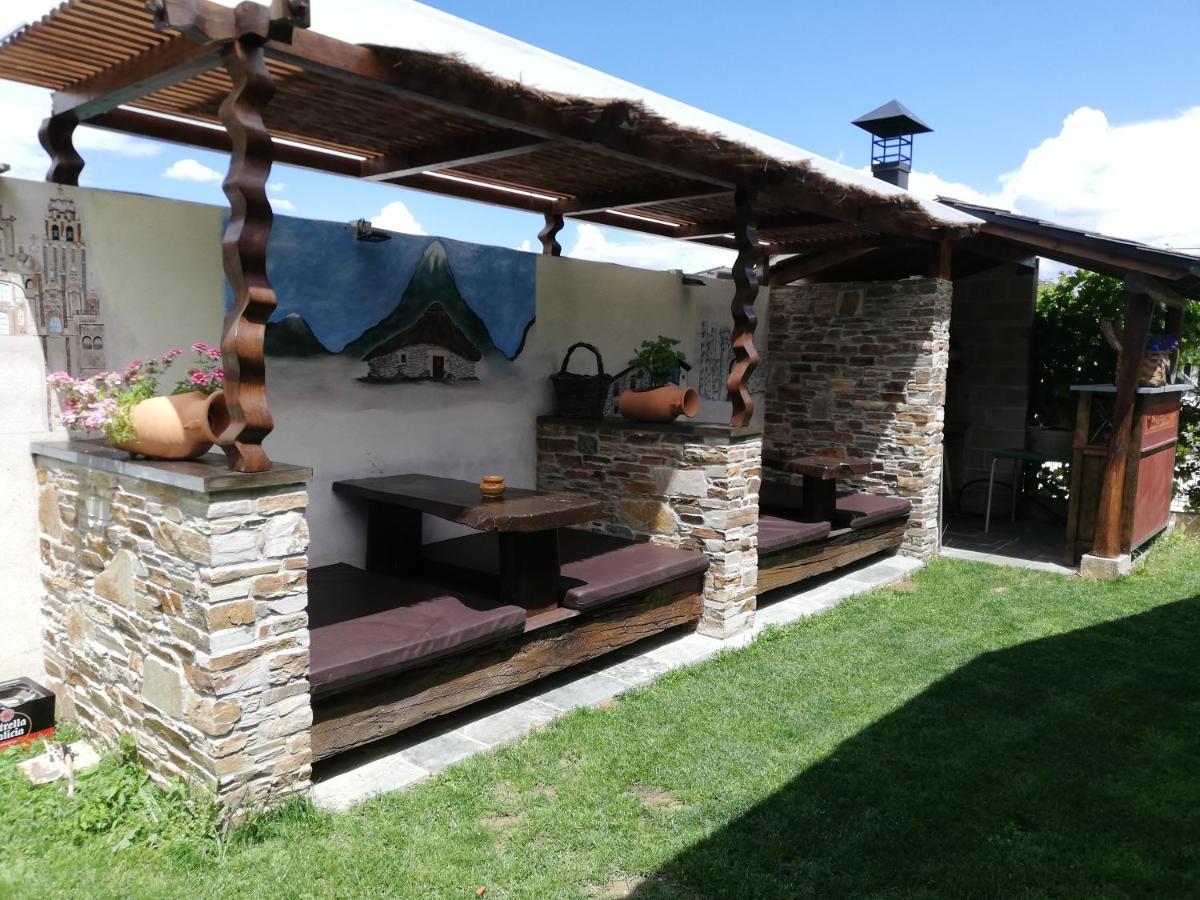Albergue La Medina De Camponaraya Exterior photo