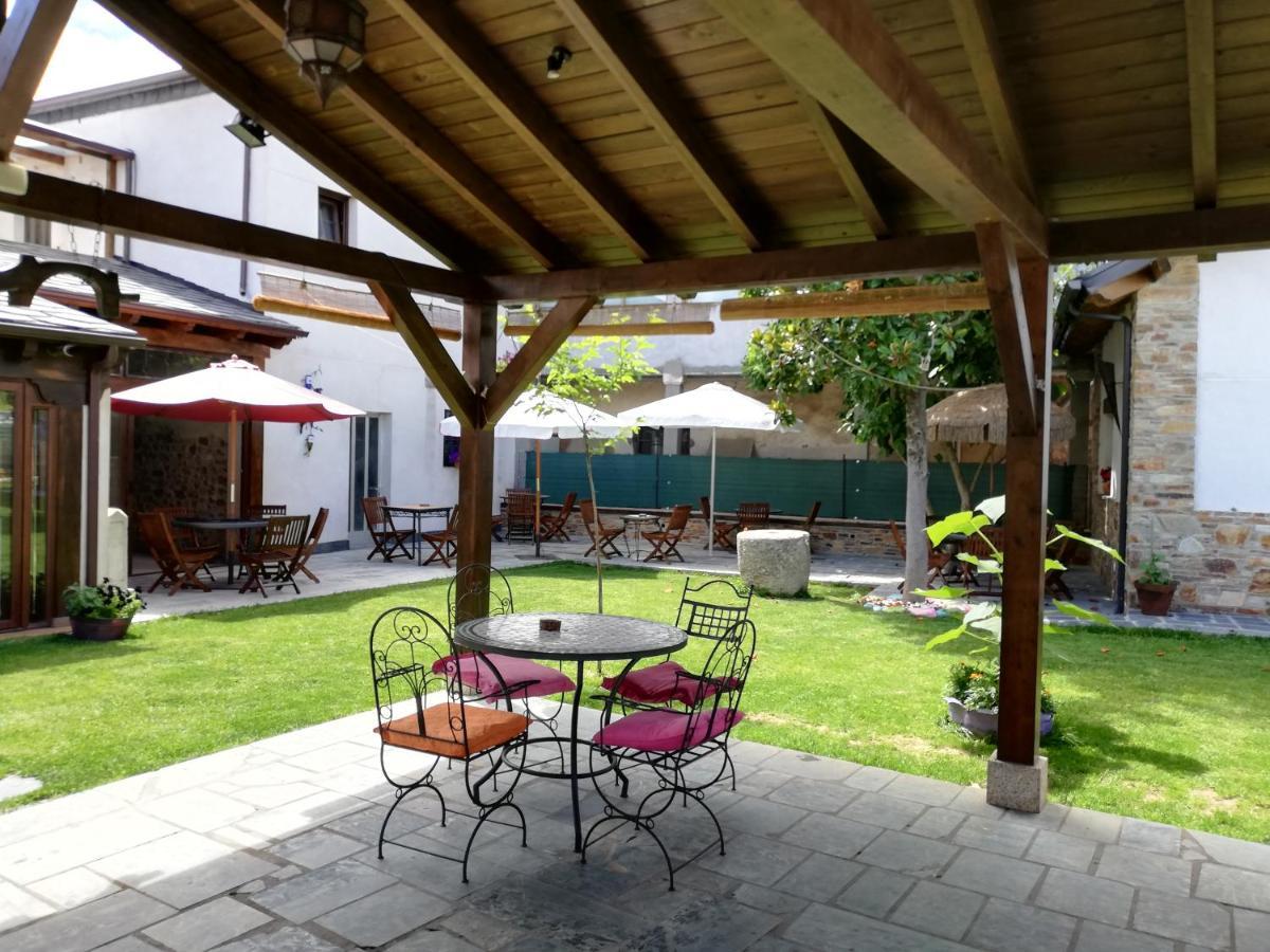 Albergue La Medina De Camponaraya Exterior photo