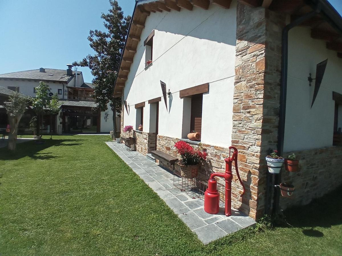 Albergue La Medina De Camponaraya Exterior photo